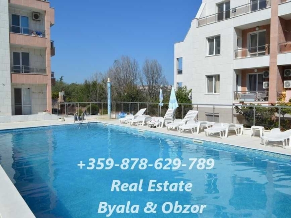 Тристаен апартамент в Бяла - 78 кв.м за 559 €/кв.м - Снимка #1