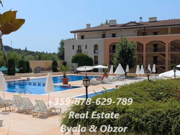 Тристаен апартамент в Обзор - 115 кв.м за 1053 €/кв.м - Снимка #1