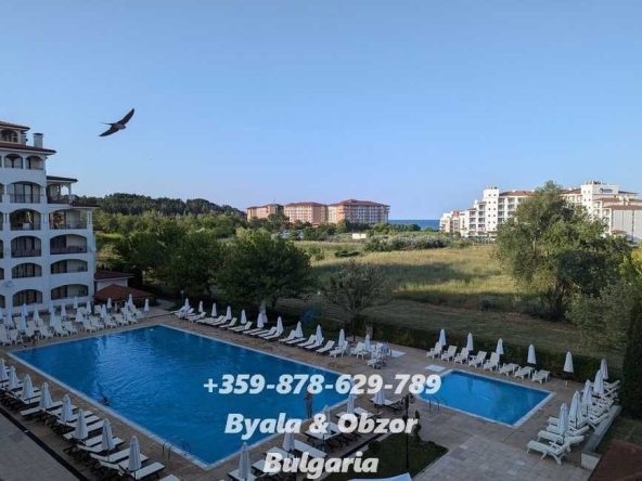 Тристаен апартамент в Обзор - 94 кв.м за 1011 €/кв.м - Снимка #1