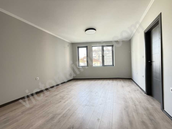 Двустаен апартамент в Велико Търново, Център - 64 кв.м за 1641 €/кв.м - Снимка #1