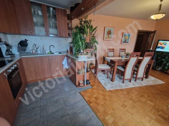 Тристаен апартамент в Велико Търново, Център - 88 кв.м за 1705 €/кв.м - Снимка #1