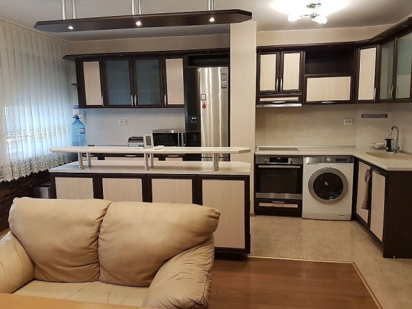 Дава се под наем Тристаен апартамент в Пловдив, Кършияка - 120 кв.м за 510 € - Снимка #1