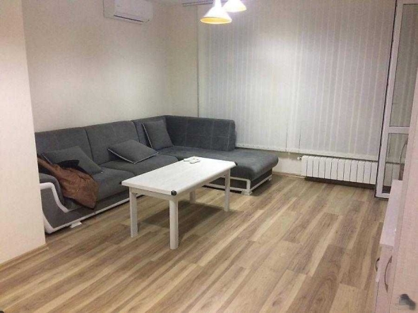 Дава се под наем Тристаен апартамент в Пловдив, Каменица 1 - 88 кв.м за 425 € - Снимка #1