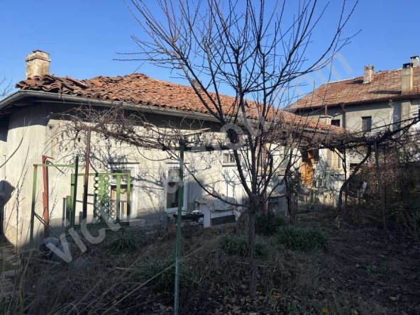 Къща в Дебелец - 90 кв.м за 703 €/кв.м - Снимка #1