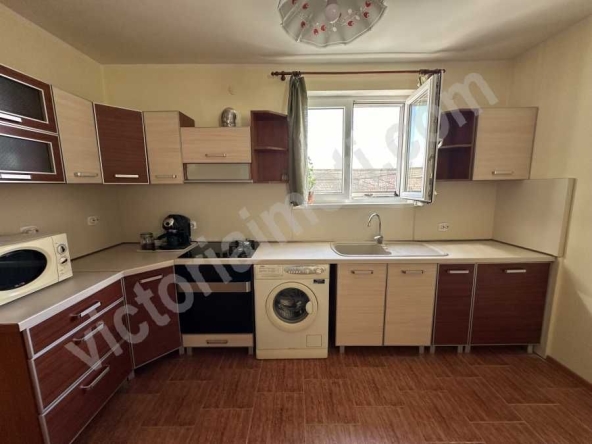 Къща в Дебелец - 100 кв.м за 1750 €/кв.м - Снимка #1