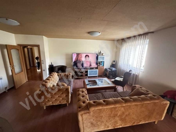 Четиристаен апартамент в Велико Търново, Център - 228 кв.м за 1970 €/кв.м - Снимка #1