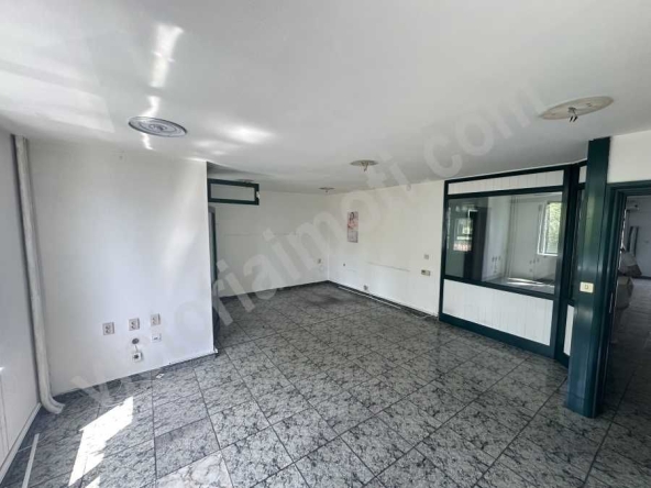 Тристаен апартамент в Велико Търново, Център - 139 кв.м за 1152 €/кв.м - Снимка #1