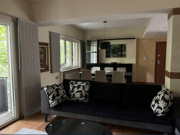 Дава се под наем Четиристаен апартамент в София, Център - 200 кв.м за 1500 € - Снимка #1