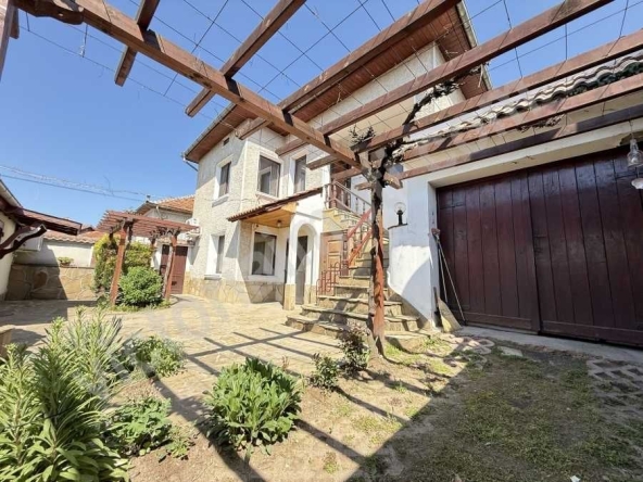 Къща в Дебелец - 150 кв.м за 1334 €/кв.м - Снимка #1