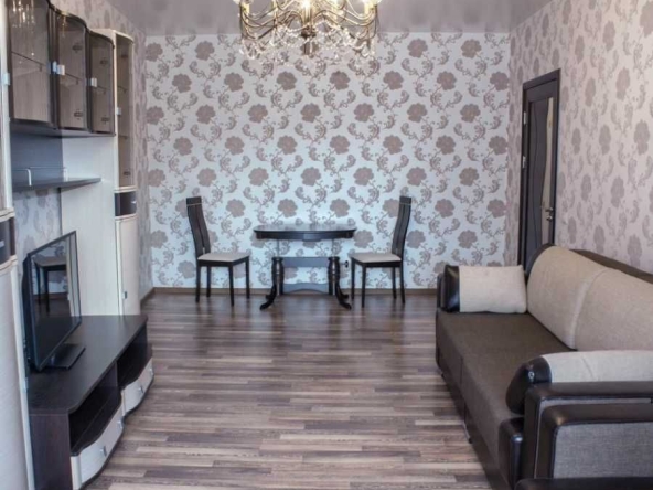 Дава се под наем Двустаен апартамент в Пловдив, Младежки Хълм - 65 кв.м за 362.1 € - Снимка #1