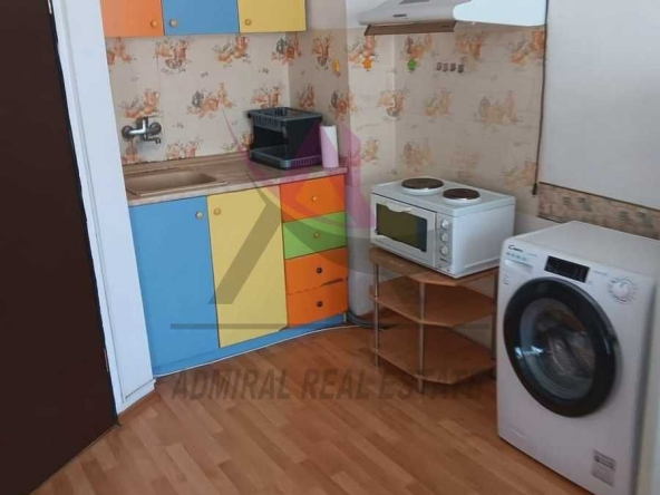 Дава се под наем Тристаен апартамент в Варна, Цветен квартал - 50 кв.м за 300 € - Снимка #1