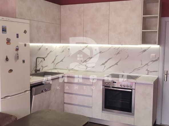 Дава се под наем Тристаен апартамент в Стара Загора, Център - 72 кв.м за 484.5 € - Снимка #1