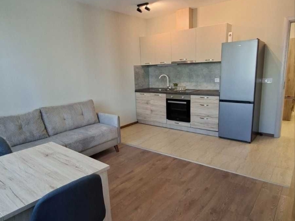 Дава се под наем Тристаен апартамент в София, Център - 100 кв.м за 850 € - Снимка #1