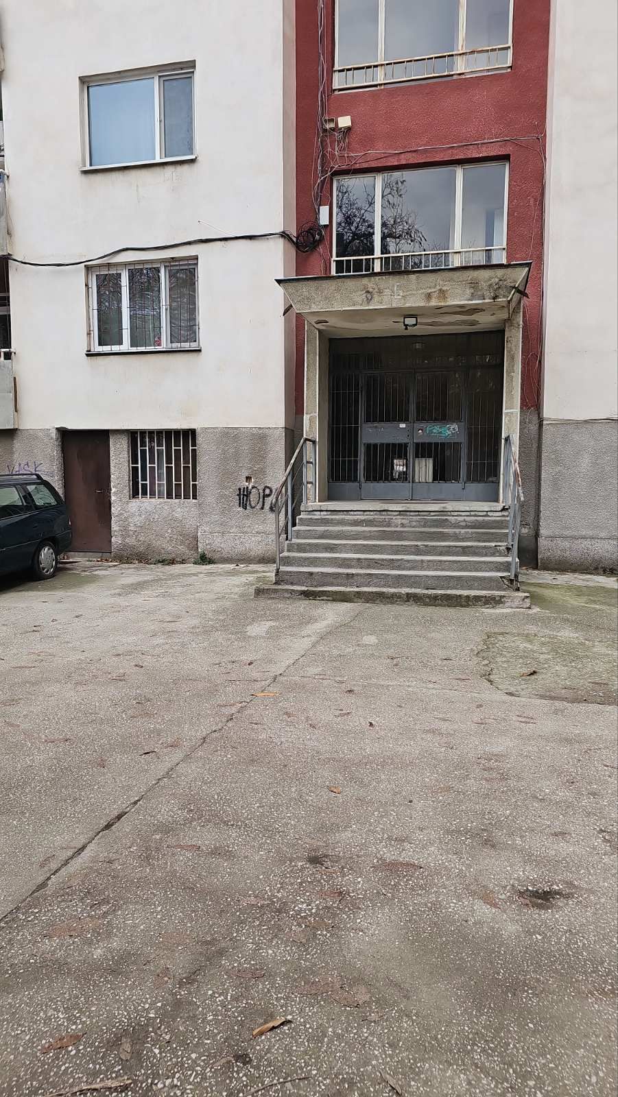 Гараж / Паркомясто в Пловдив, Кършияка - 25 кв.м за 2120 €/кв.м - Снимка #1