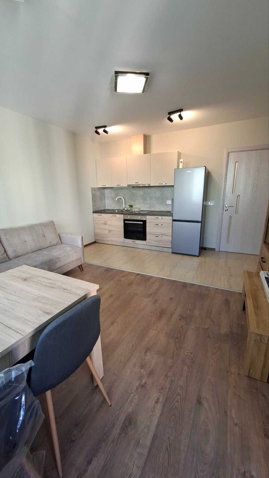 Тристаен апартамент в Плевен, Идеален център - 140 кв.м за 1036 €/кв.м - Снимка #1