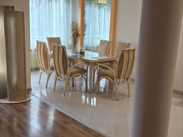 Дава се под наем Тристаен апартамент в София, Красно село - 130 кв.м за 950 € - Снимка #1