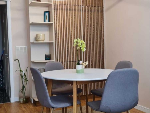 Дава се под наем Двустаен апартамент в София, Хладилника - 65 кв.м за 561 € - Снимка #1