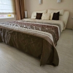 Дава се под наем Тристаен апартамент в к.к. Златни пясъци - 87 кв.м за 357 € - Снимка #1