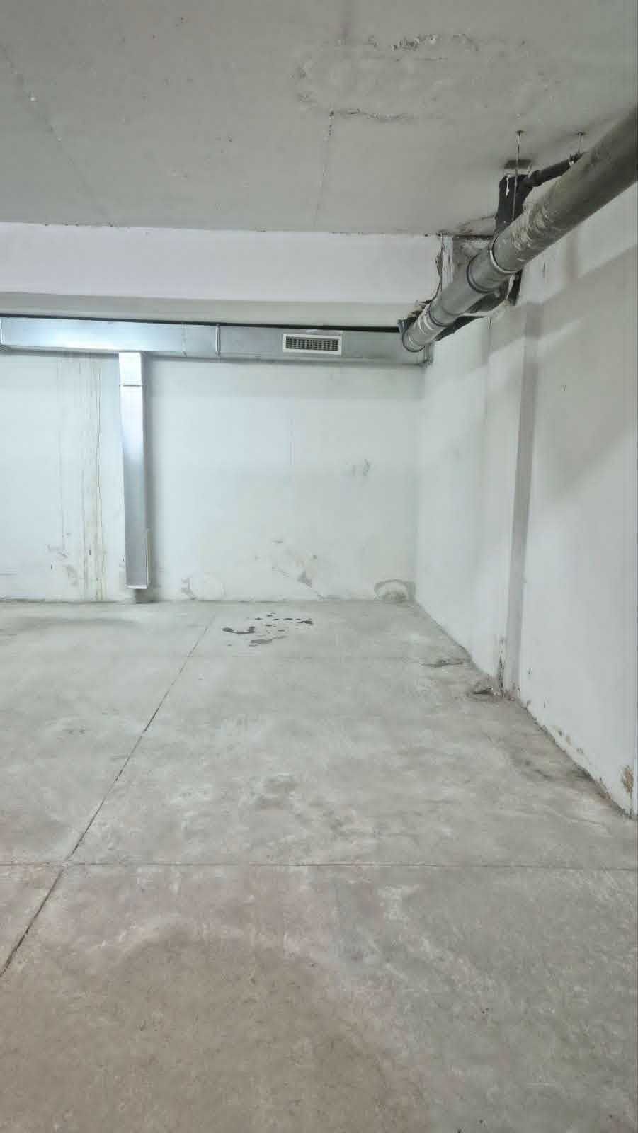 Дава се под наем Гараж / Паркомясто в София, Борово - 20 кв.м за 149.43 € - Снимка #1
