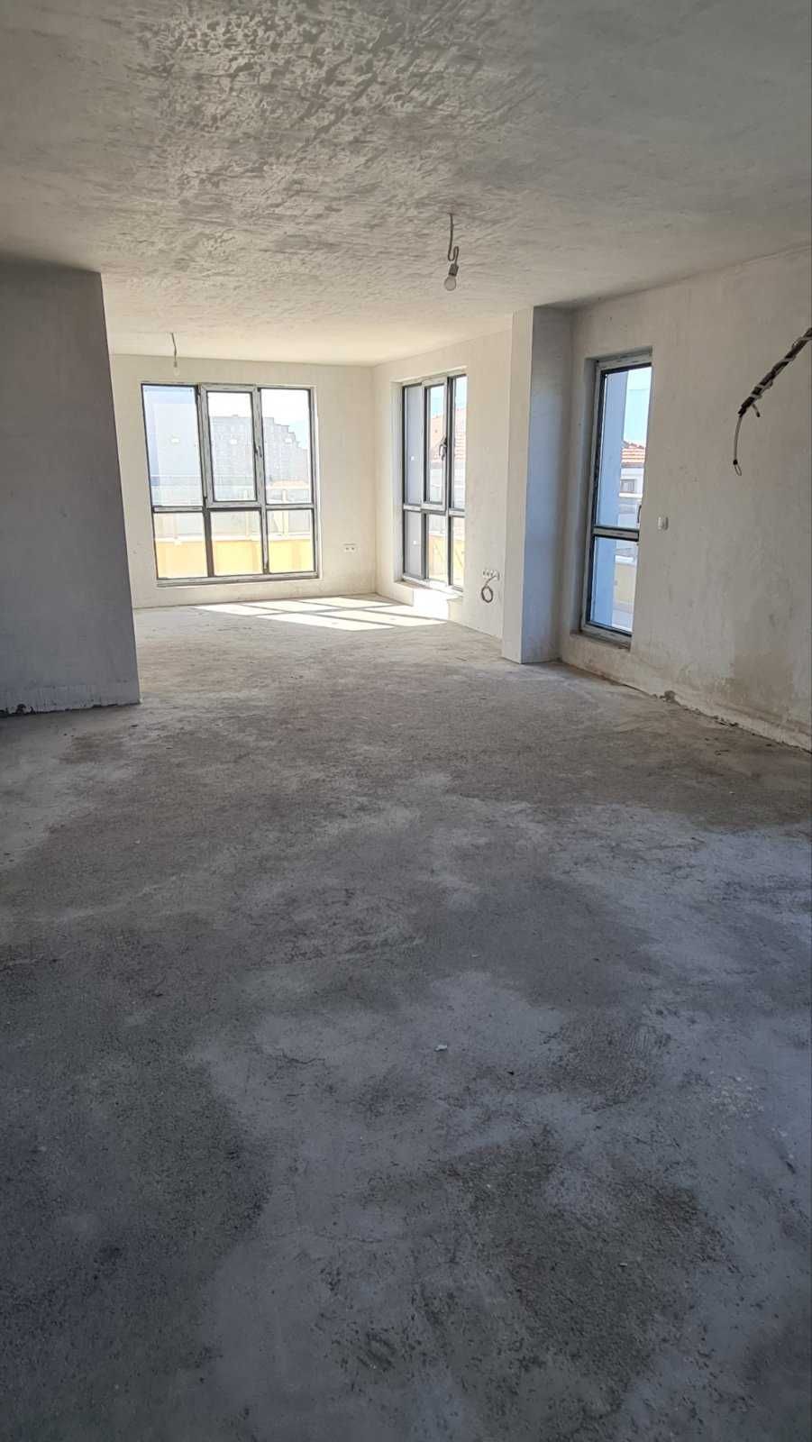 Тристаен апартамент в Пловдив, Христо Смирненски - 197 кв.м за 1163 €/кв.м - Снимка #1