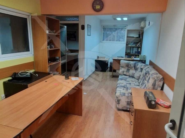 Офис в Бургас, Възраждане - 100 кв.м за 1500 €/кв.м - Снимка #1