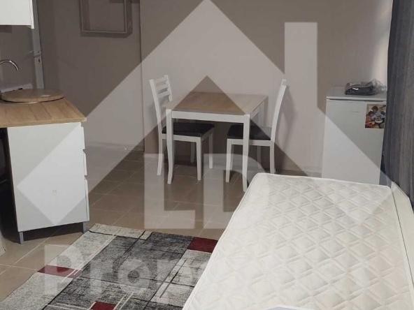 Дава се под наем Едностаен апартамент в Варна, Колхозен пазар - 26 кв.м за 255 € - Снимка #1