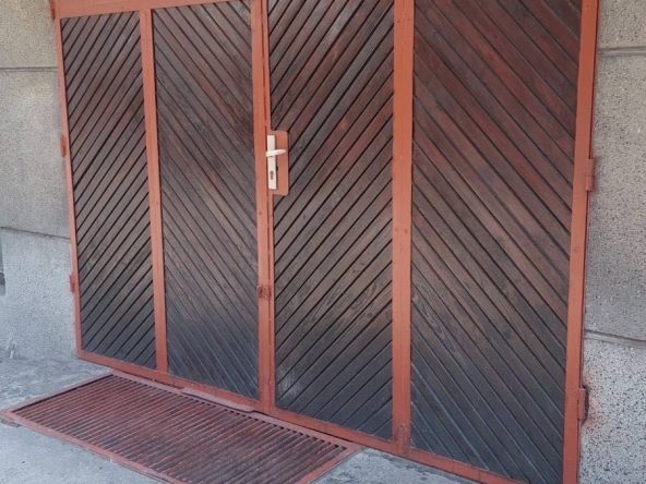 Дава се под наем Гараж / Паркомясто в Варна, Център - 19 кв.м за 200 € - Снимка #1