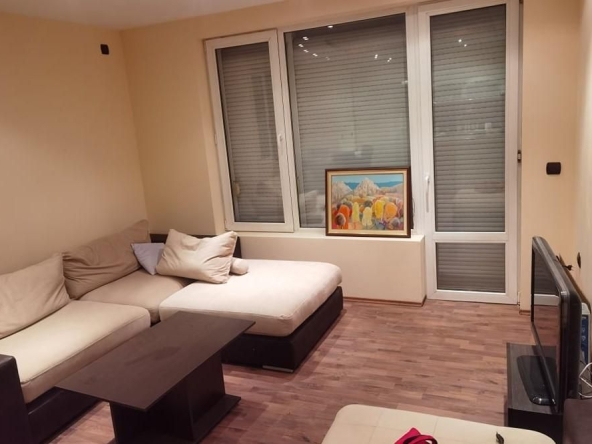 Дава се под наем Тристаен апартамент в Пловдив, Център - 90 кв.м за 484.5 € - Снимка #1