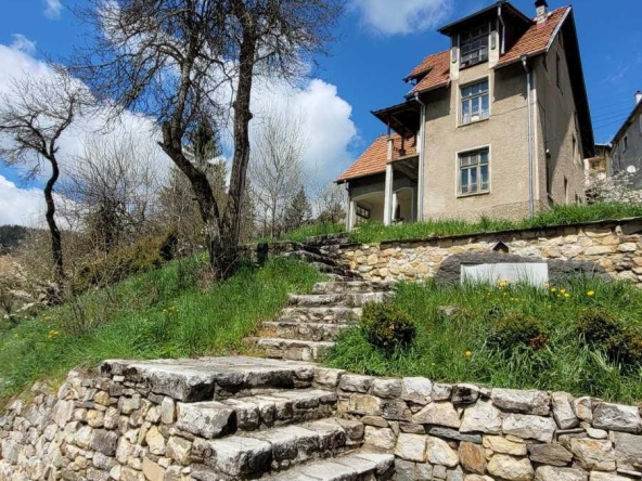 Къща в с. Проглед, Област Смолян - 200 кв.м за 455 €/кв.м - Снимка #1