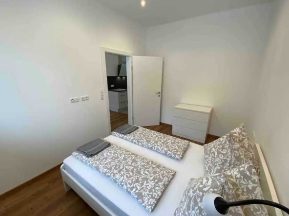 Дава се под наем Двустаен апартамент в Пловдив, Каменица 1 - 56 кв.м за 280.5 € - Снимка #1