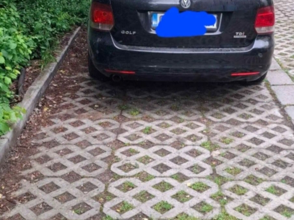 Дава се под наем Гараж / Паркомясто в София, Медицинска академия - 30 кв.м за 137.7 € - Снимка #1