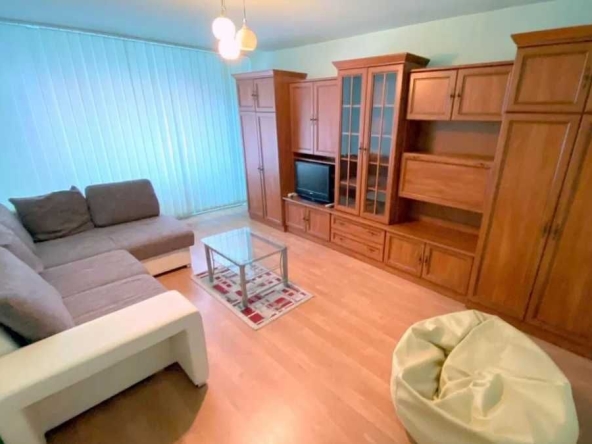 Дава се под наем Двустаен апартамент в Пловдив, Център - 44 кв.м за 153 € - Снимка #1