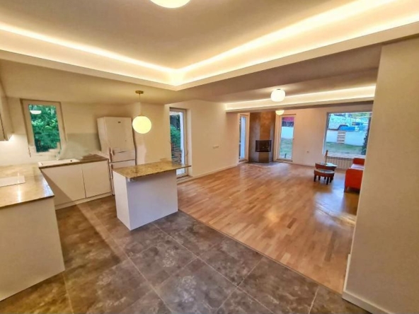 Дава се под наем Къща в София, Драгалевци - 270 кв.м за 2100 € - Снимка #1