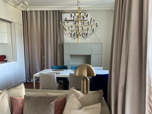 Дава се под наем Тристаен апартамент в София, Докторски паметник - 70 кв.м за 1346.4 € - Снимка #1