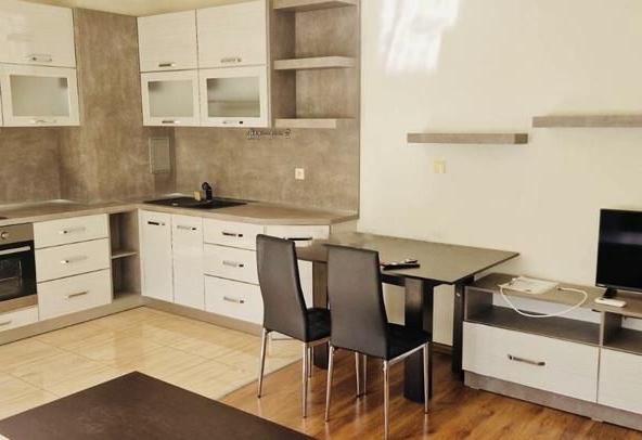 Дава се под наем Тристаен апартамент в Пловдив, Каменица 1 - 102 кв.м за 600 € - Снимка #1