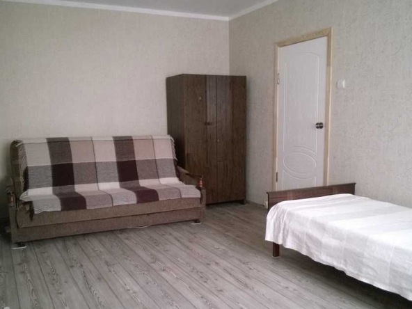 Дава се под наем Едностаен апартамент в Пловдив, Изгрев - 48 кв.м за 214.2 € - Снимка #1
