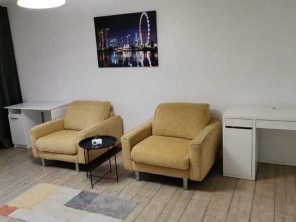 Дава се под наем Двустаен апартамент в Пловдив, Център - 42 кв.м за 132.6 € - Снимка #1