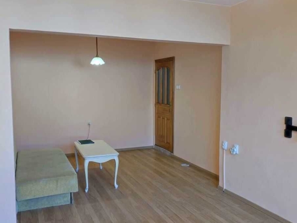 Тристаен апартамент в Варна, Център - 92 кв.м за 2924 €/кв.м - Снимка #1