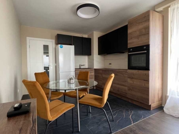 Дава се под наем Тристаен апартамент в София, Манастирски ливади - 200 кв.м за 1095.99 € - Снимка #1