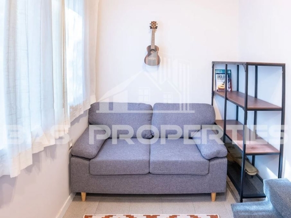 Дава се под наем Тристаен апартамент в София, Център - 96 кв.м за 750 € - Снимка #1