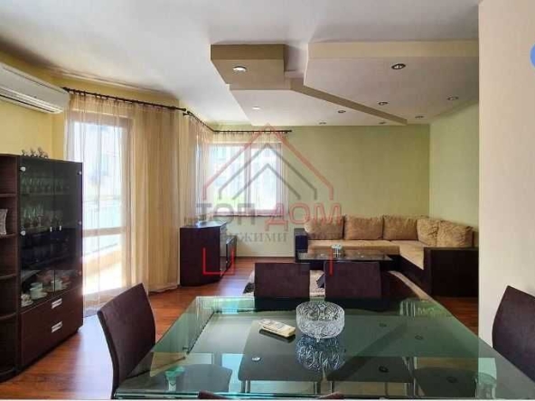 Дава се под наем Двустаен апартамент в Варна, Център - 65 кв.м за 600 € - Снимка #1