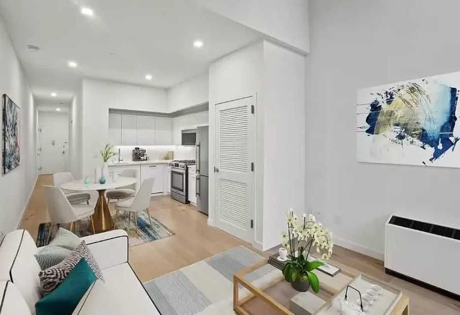 Дава се под наем Едностаен апартамент в Пловдив, Тракия - 41 кв.м за 193.8 € - Снимка #1