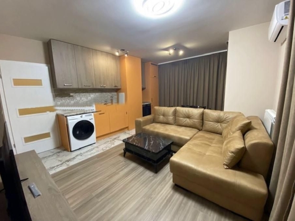 Дава се под наем Тристаен апартамент в София, Студентски град - 70 кв.м за 700 € - Снимка #1