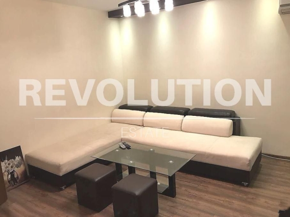 Дава се под наем Тристаен апартамент в Варна, ВИНС - 90 кв.м за 750 € - Снимка #1