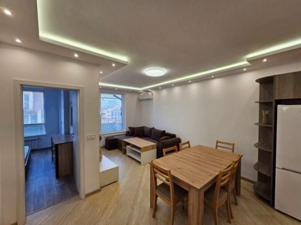 Дава се под наем Тристаен апартамент в София, Банишора - 104 кв.м за 767 € - Снимка #1