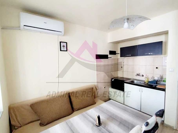 Дава се под наем Двустаен апартамент в Варна, Червен площад - 40 кв.м за 350 € - Снимка #1