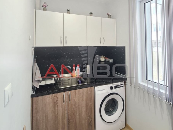 Дава се под наем Едностаен апартамент в Варна, Център - 30 кв.м за 348.84 € - Снимка #1