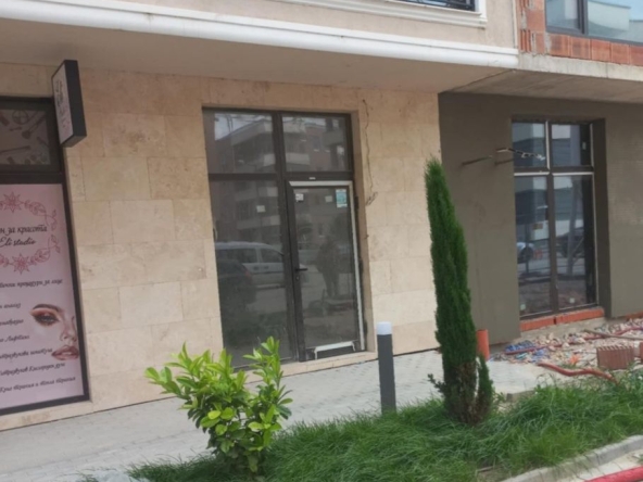 Дава се под наем Магазин в Пловдив, Западен - 50 кв.м за 563.55 € - Снимка #1