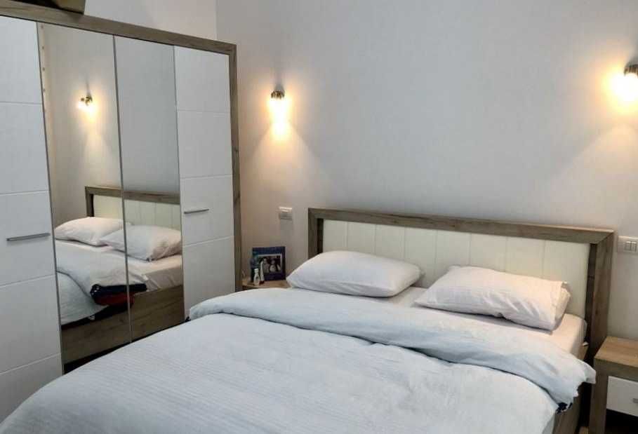 Дава се под наем Едностаен апартамент в Бургас, Център - 35 кв.м за 204 € - Снимка #1