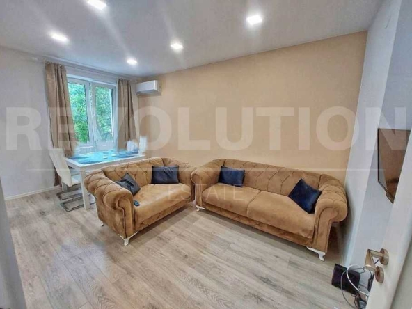 Дава се под наем Тристаен апартамент в Варна, Център - 91 кв.м за 797.64 € - Снимка #1